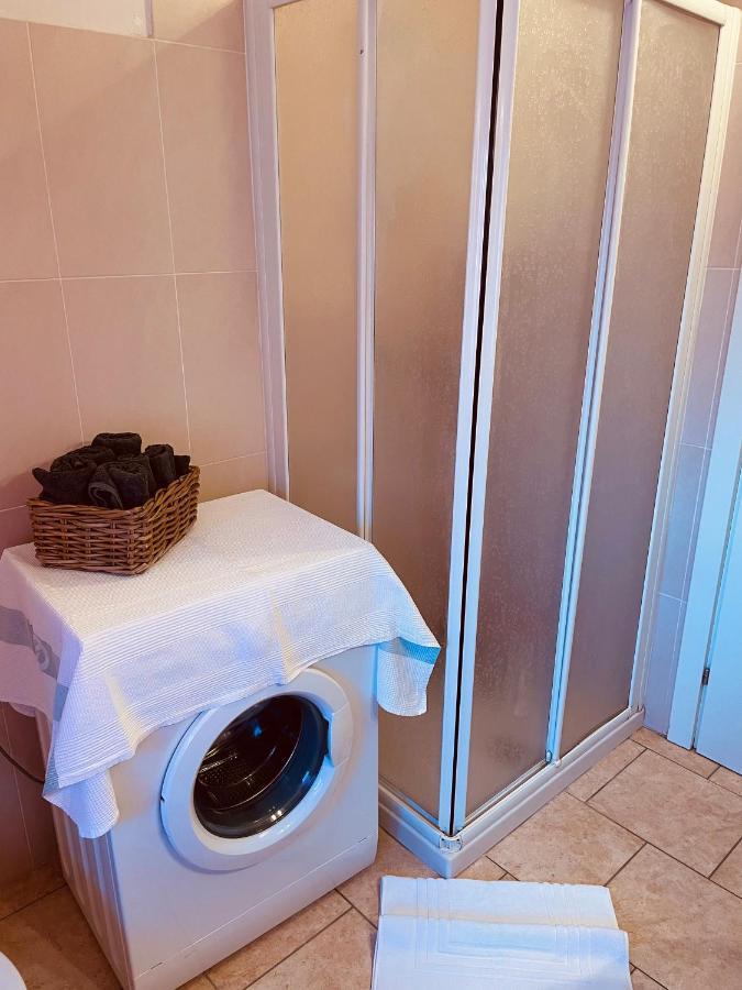 Casa Amelie Apartment Peschiera del Garda Bagian luar foto
