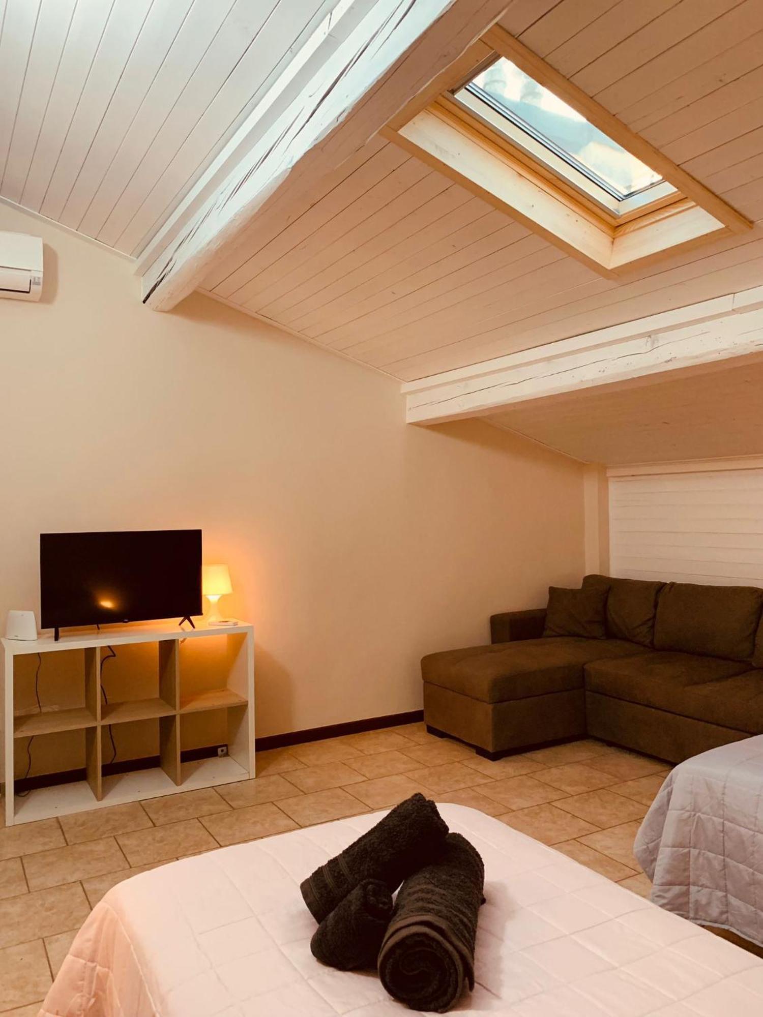 Casa Amelie Apartment Peschiera del Garda Bagian luar foto